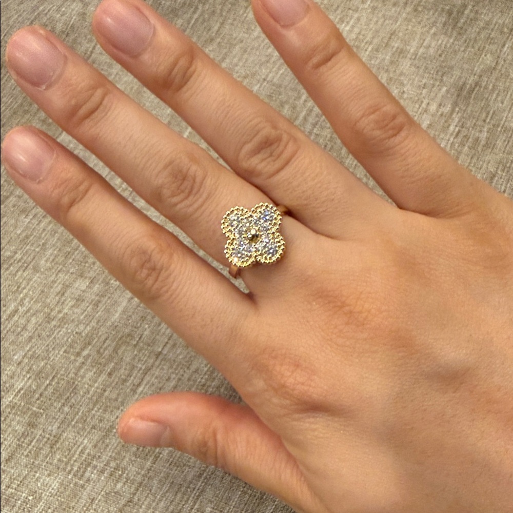 VCA Inspired Gold Clover Ring